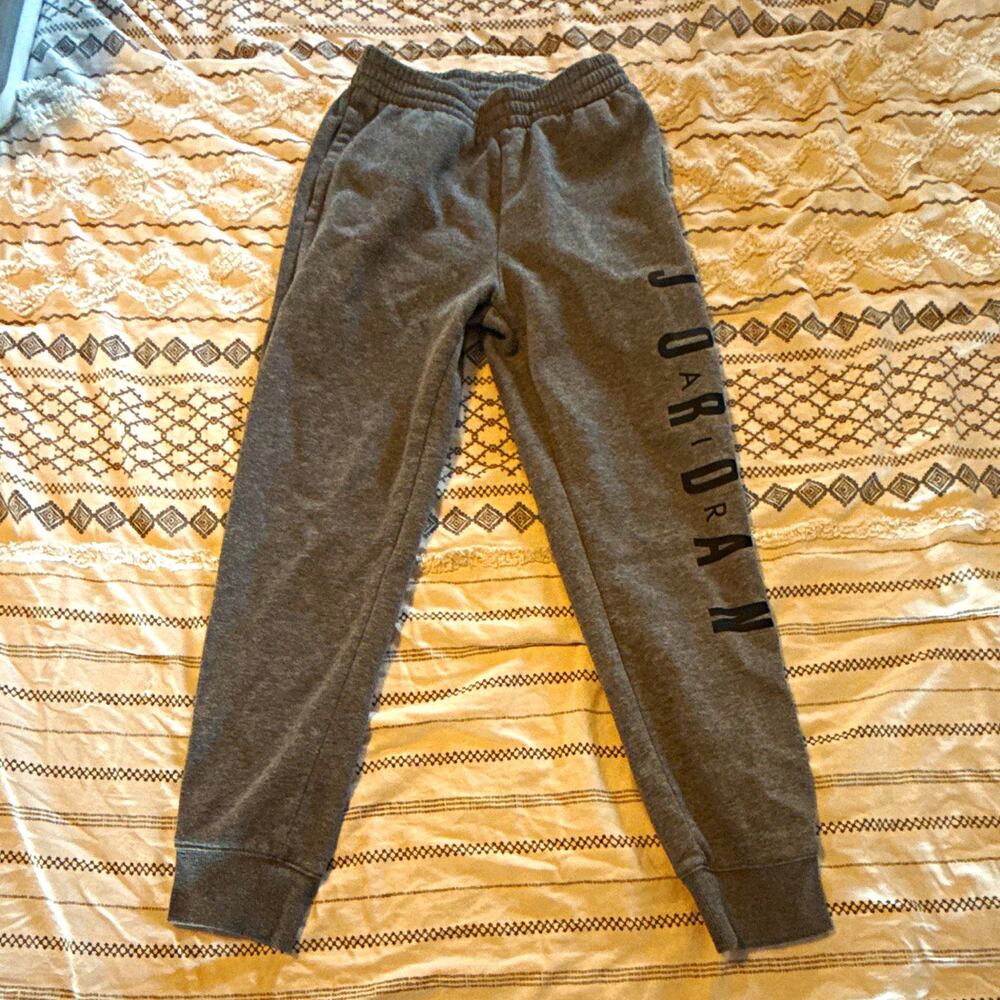 Jordan Youth Gray Fleece Jogger Pants M Regular Fit Drawstring Elastic Waist